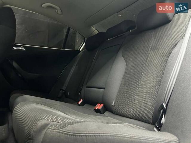 Синий Фольксваген Пассат, объемом двигателя 1.98 л и пробегом 230 тыс. км за 6700 $, фото 10 на Automoto.ua