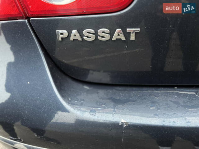 Синий Фольксваген Пассат, объемом двигателя 2 л и пробегом 310 тыс. км за 6100 $, фото 14 на Automoto.ua