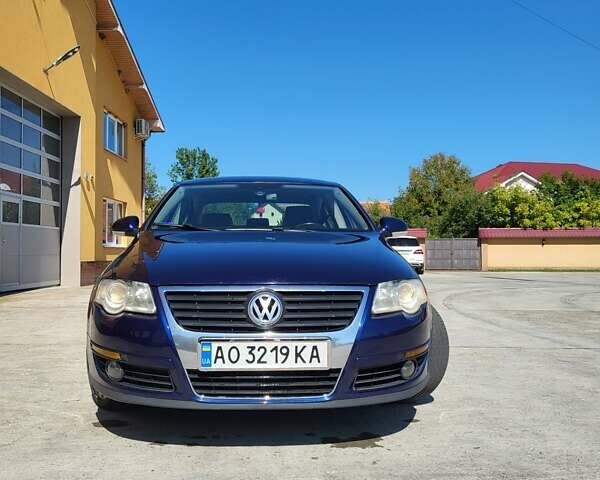 Синий Фольксваген Пассат, объемом двигателя 1.97 л и пробегом 350 тыс. км за 5500 $, фото 5 на Automoto.ua