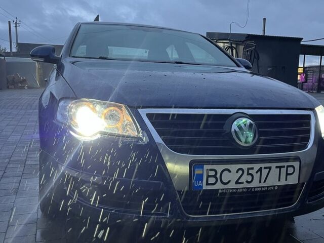 Синий Фольксваген Пассат, объемом двигателя 2 л и пробегом 434 тыс. км за 5800 $, фото 3 на Automoto.ua