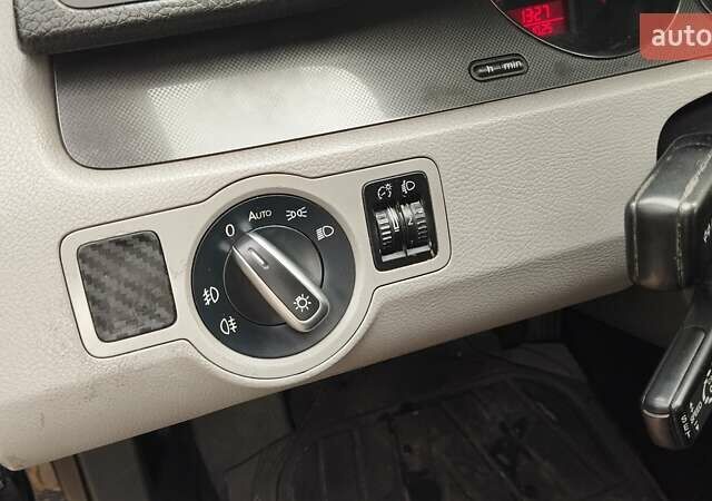 Синій Фольксваген Пассат, об'ємом двигуна 1.6 л та пробігом 265 тис. км за 5700 $, фото 12 на Automoto.ua