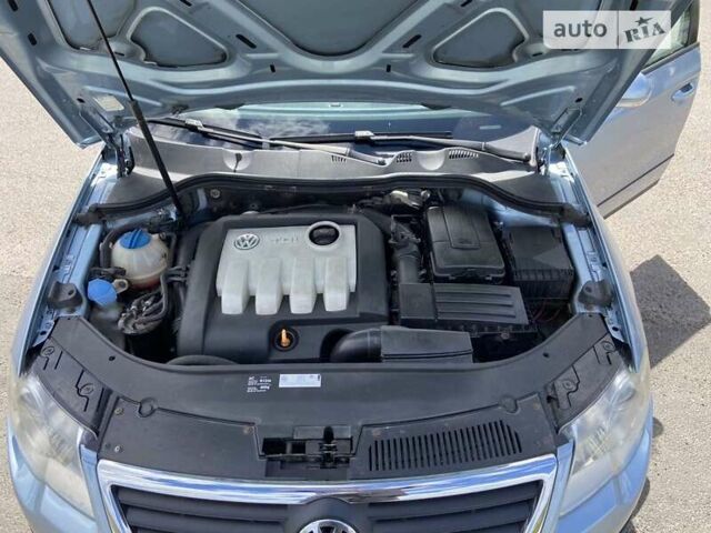 Синий Фольксваген Пассат, объемом двигателя 1.9 л и пробегом 226 тыс. км за 6300 $, фото 9 на Automoto.ua