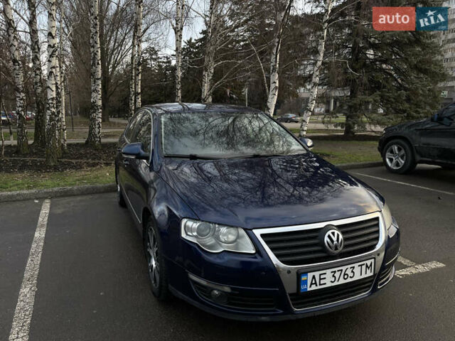 Синий Фольксваген Пассат, объемом двигателя 1.97 л и пробегом 238 тыс. км за 6800 $, фото 5 на Automoto.ua