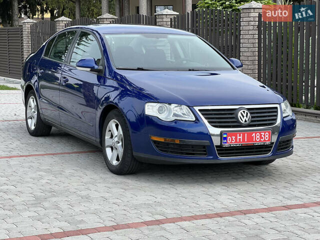 Синій Фольксваген Пассат, об'ємом двигуна 1.6 л та пробігом 252 тис. км за 5600 $, фото 6 на Automoto.ua