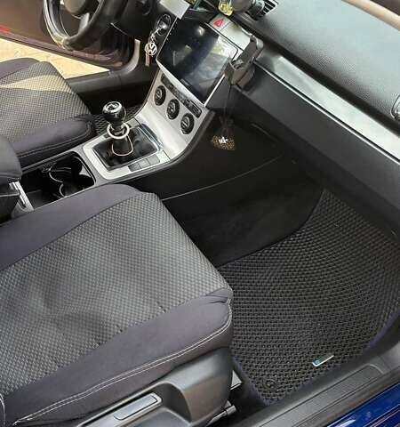 Синий Фольксваген Пассат, объемом двигателя 1.97 л и пробегом 261 тыс. км за 7500 $, фото 5 на Automoto.ua