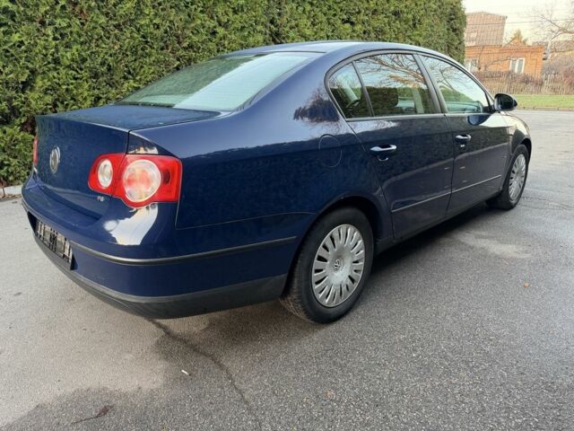 Синий Фольксваген Пассат, объемом двигателя 1.6 л и пробегом 160 тыс. км за 4400 $, фото 2 на Automoto.ua