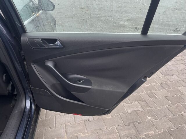 Синий Фольксваген Пассат, объемом двигателя 2 л и пробегом 248 тыс. км за 6599 $, фото 12 на Automoto.ua