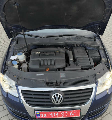 Синий Фольксваген Пассат, объемом двигателя 1.6 л и пробегом 283 тыс. км за 6900 $, фото 46 на Automoto.ua