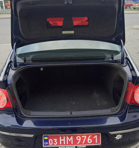 Синий Фольксваген Пассат, объемом двигателя 1.6 л и пробегом 283 тыс. км за 6900 $, фото 34 на Automoto.ua