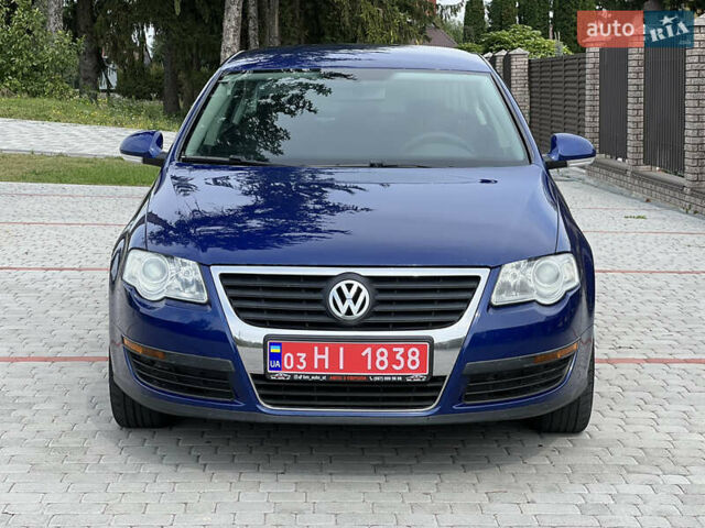 Синій Фольксваген Пассат, об'ємом двигуна 1.6 л та пробігом 252 тис. км за 5600 $, фото 2 на Automoto.ua