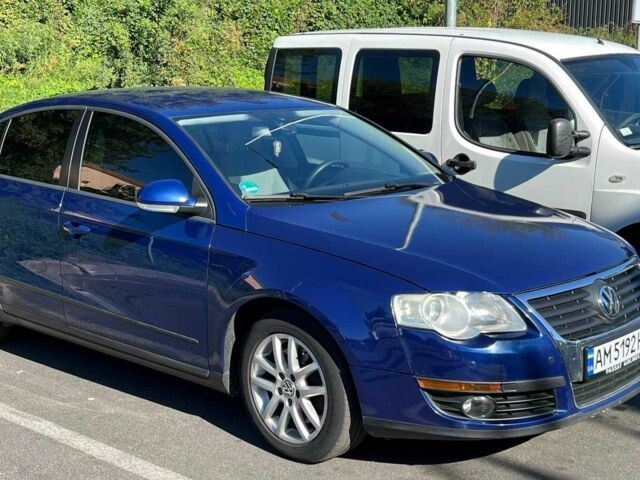 Синий Фольксваген Пассат, объемом двигателя 1.6 л и пробегом 205 тыс. км за 5650 $, фото 1 на Automoto.ua