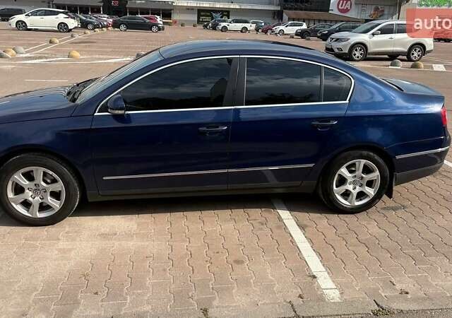 Синий Фольксваген Пассат, объемом двигателя 1.97 л и пробегом 261 тыс. км за 7500 $, фото 34 на Automoto.ua