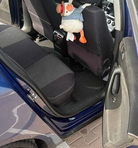 Синий Фольксваген Пассат, объемом двигателя 1.97 л и пробегом 261 тыс. км за 7500 $, фото 6 на Automoto.ua