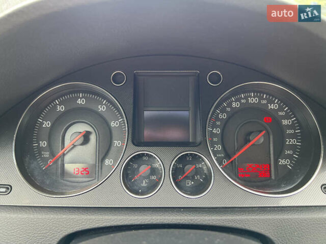 Синій Фольксваген Пассат, об'ємом двигуна 1.6 л та пробігом 252 тис. км за 5600 $, фото 20 на Automoto.ua