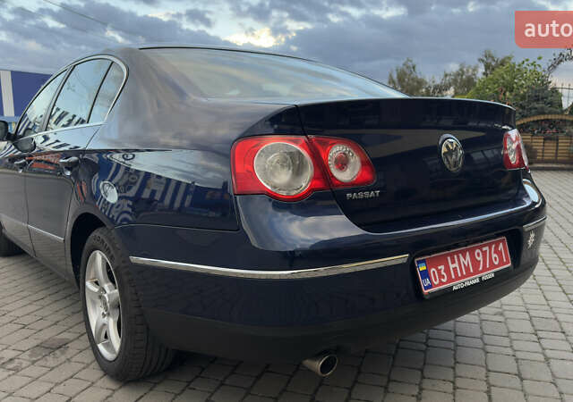 Синий Фольксваген Пассат, объемом двигателя 1.6 л и пробегом 283 тыс. км за 6900 $, фото 9 на Automoto.ua