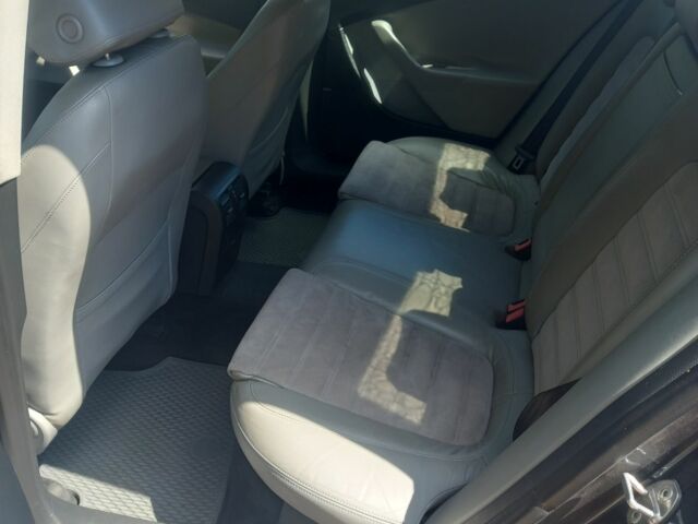 Синий Фольксваген Пассат, объемом двигателя 2 л и пробегом 297 тыс. км за 5800 $, фото 6 на Automoto.ua