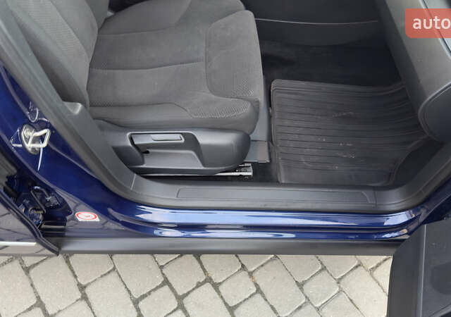 Синий Фольксваген Пассат, объемом двигателя 1.6 л и пробегом 283 тыс. км за 6900 $, фото 43 на Automoto.ua