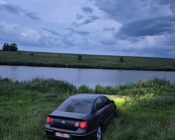 Синий Фольксваген Пассат, объемом двигателя 1.97 л и пробегом 296 тыс. км за 7500 $, фото 10 на Automoto.ua