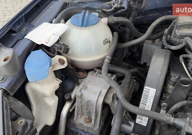 Синий Фольксваген Пассат, объемом двигателя 1.6 л и пробегом 283 тыс. км за 6900 $, фото 53 на Automoto.ua