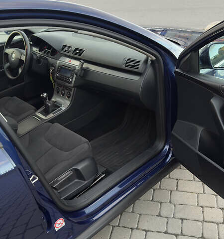 Синий Фольксваген Пассат, объемом двигателя 1.6 л и пробегом 283 тыс. км за 6900 $, фото 40 на Automoto.ua