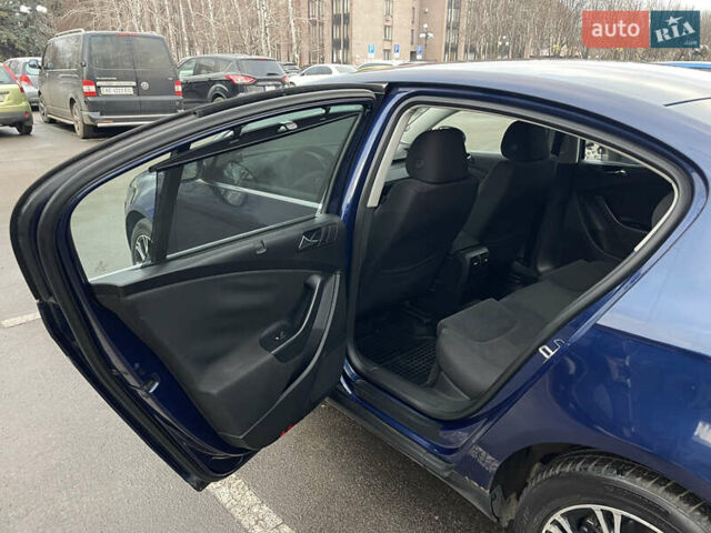 Синий Фольксваген Пассат, объемом двигателя 1.97 л и пробегом 238 тыс. км за 6800 $, фото 16 на Automoto.ua