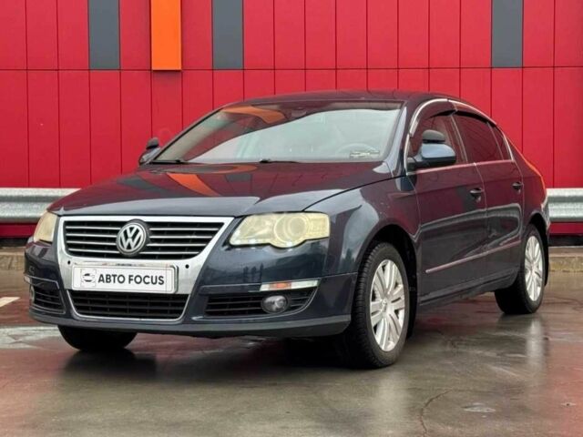 Синий Фольксваген Пассат, объемом двигателя 2 л и пробегом 325 тыс. км за 6990 $, фото 3 на Automoto.ua