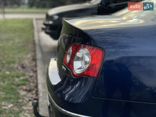 Синий Фольксваген Пассат, объемом двигателя 1.97 л и пробегом 238 тыс. км за 6800 $, фото 11 на Automoto.ua