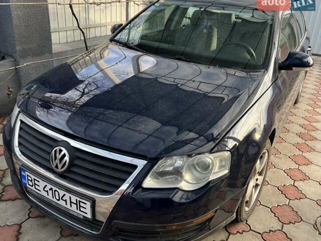 Синий Фольксваген Пассат, объемом двигателя 2 л и пробегом 330 тыс. км за 5800 $, фото 4 на Automoto.ua