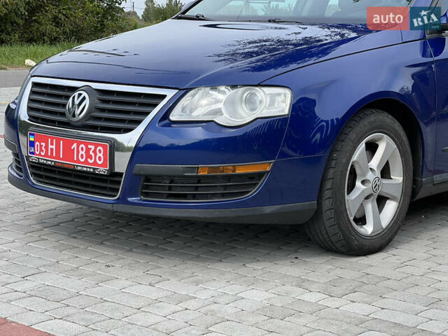 Синій Фольксваген Пассат, об'ємом двигуна 1.6 л та пробігом 252 тис. км за 5600 $, фото 5 на Automoto.ua