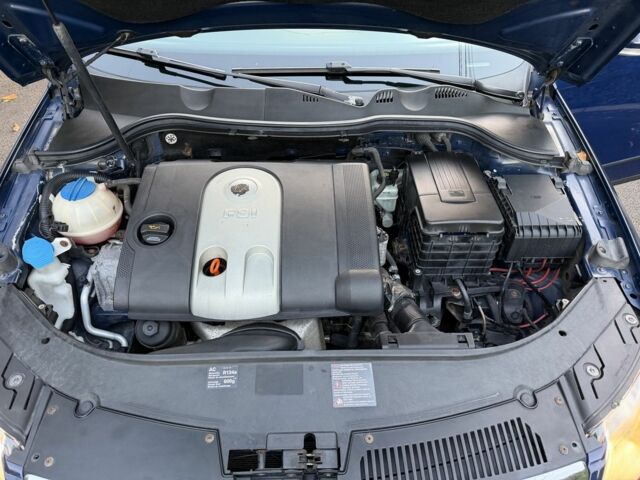 Синий Фольксваген Пассат, объемом двигателя 1.6 л и пробегом 160 тыс. км за 4400 $, фото 7 на Automoto.ua