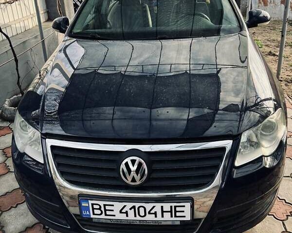 Синий Фольксваген Пассат, объемом двигателя 2 л и пробегом 330 тыс. км за 5800 $, фото 5 на Automoto.ua