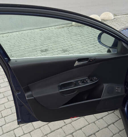 Синий Фольксваген Пассат, объемом двигателя 1.6 л и пробегом 283 тыс. км за 6900 $, фото 30 на Automoto.ua