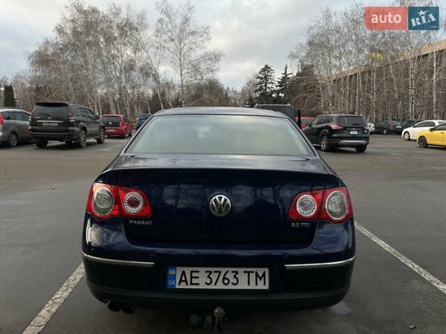 Синий Фольксваген Пассат, объемом двигателя 1.97 л и пробегом 238 тыс. км за 6800 $, фото 8 на Automoto.ua