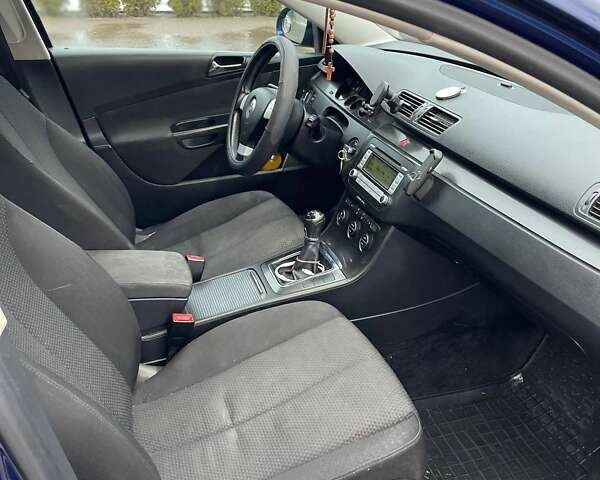 Синій Фольксваген Пассат, об'ємом двигуна 1.6 л та пробігом 183 тис. км за 6300 $, фото 23 на Automoto.ua