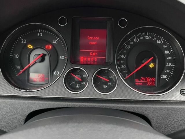 Синий Фольксваген Пассат, объемом двигателя 2 л и пробегом 248 тыс. км за 6599 $, фото 17 на Automoto.ua