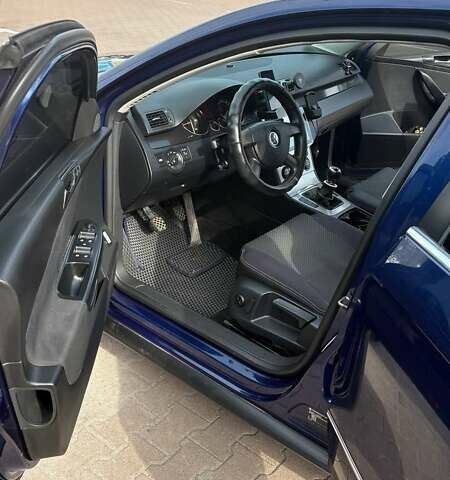 Синий Фольксваген Пассат, объемом двигателя 1.97 л и пробегом 261 тыс. км за 7500 $, фото 25 на Automoto.ua