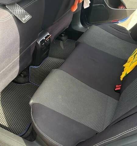 Синий Фольксваген Пассат, объемом двигателя 1.97 л и пробегом 261 тыс. км за 7500 $, фото 13 на Automoto.ua