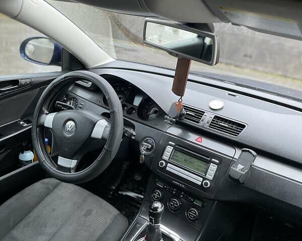 Синій Фольксваген Пассат, об'ємом двигуна 1.6 л та пробігом 183 тис. км за 6300 $, фото 8 на Automoto.ua