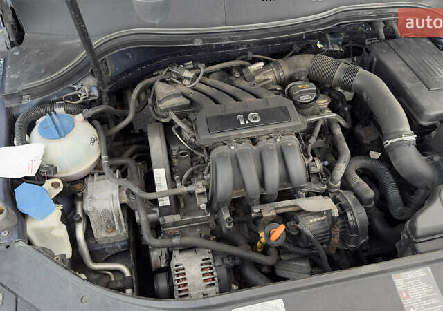 Синий Фольксваген Пассат, объемом двигателя 1.6 л и пробегом 283 тыс. км за 6900 $, фото 52 на Automoto.ua