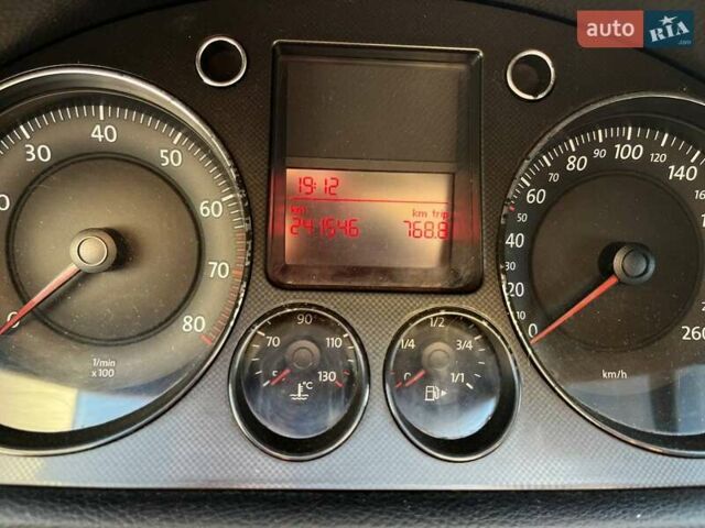 Синий Фольксваген Пассат, объемом двигателя 1.98 л и пробегом 241 тыс. км за 5000 $, фото 6 на Automoto.ua