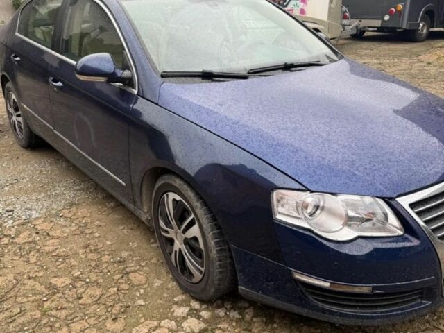 Синій Фольксваген Пассат, об'ємом двигуна 2 л та пробігом 280 тис. км за 2150 $, фото 4 на Automoto.ua
