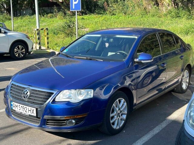 Синий Фольксваген Пассат, объемом двигателя 1.6 л и пробегом 205 тыс. км за 5650 $, фото 2 на Automoto.ua