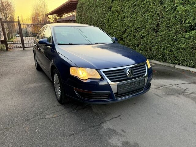 Синий Фольксваген Пассат, объемом двигателя 1.6 л и пробегом 160 тыс. км за 4400 $, фото 1 на Automoto.ua