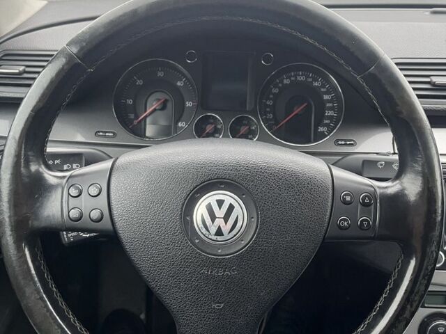 Синий Фольксваген Пассат, объемом двигателя 2 л и пробегом 248 тыс. км за 6599 $, фото 18 на Automoto.ua