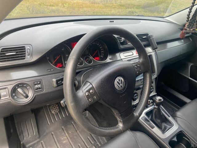 Синій Фольксваген Пассат, об'ємом двигуна 2 л та пробігом 300 тис. км за 4500 $, фото 5 на Automoto.ua