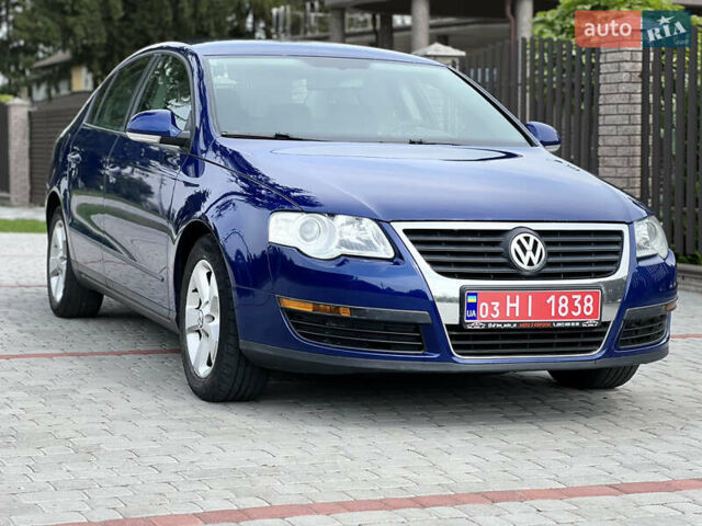 Синій Фольксваген Пассат, об'ємом двигуна 1.6 л та пробігом 252 тис. км за 5600 $, фото 4 на Automoto.ua