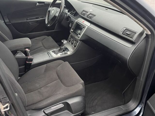 Синий Фольксваген Пассат, объемом двигателя 2 л и пробегом 248 тыс. км за 6599 $, фото 9 на Automoto.ua