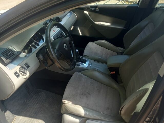 Синий Фольксваген Пассат, объемом двигателя 2 л и пробегом 297 тыс. км за 5800 $, фото 5 на Automoto.ua