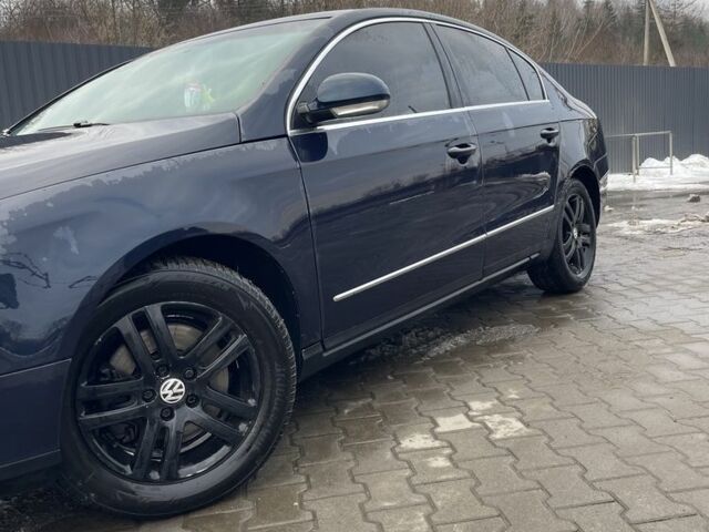 Синий Фольксваген Пассат, объемом двигателя 2 л и пробегом 350 тыс. км за 4600 $, фото 3 на Automoto.ua