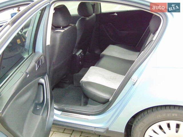 Синий Фольксваген Пассат, объемом двигателя 2 л и пробегом 230 тыс. км за 6300 $, фото 18 на Automoto.ua